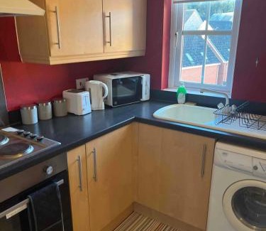 Newcastle-Under-Lyme Apartment | Serene 3-Bed Apartment - Park Views & Walking Distance to Royal Stoke Hospital