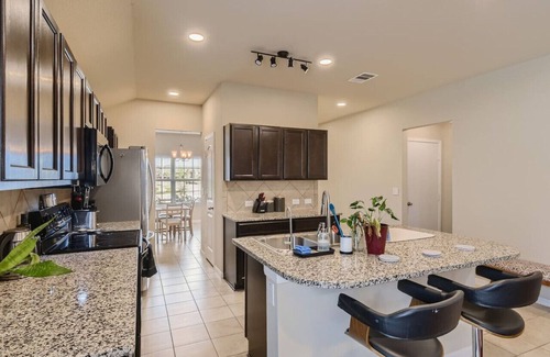 Austin House | Serene 3BR Retreat near East Austin