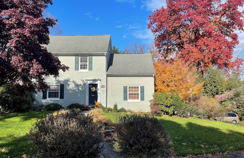 Shillington House | Serene 6-bedrooms in charming Shillington. Big enough for any family reunion.