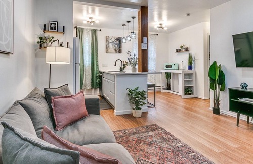 Asian District Apartment | Serene appartment just a minute to bars and restaurants