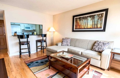 Downtown Apartment | Serene Apt Downtown Near Shops