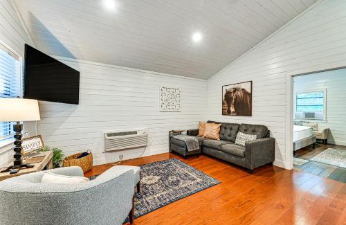 Broken Bow House | Serene Broken Bow Cabin with Fire Pit and Gas Grill!
