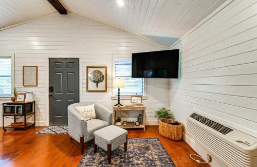 Broken Bow House | Serene Broken Bow Cabin with Fire Pit and Gas Grill!