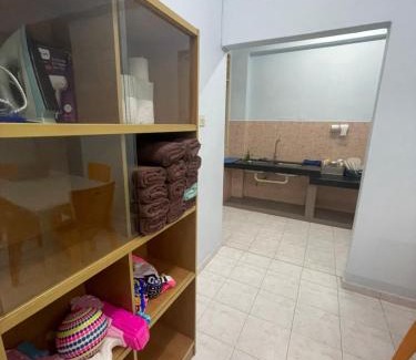 Bukit Baru Apartment | Serene Bukit Beruang Cottage 4 ROOMS FULL AIRCOND & NETFLIX by EZYROOM MELAKA