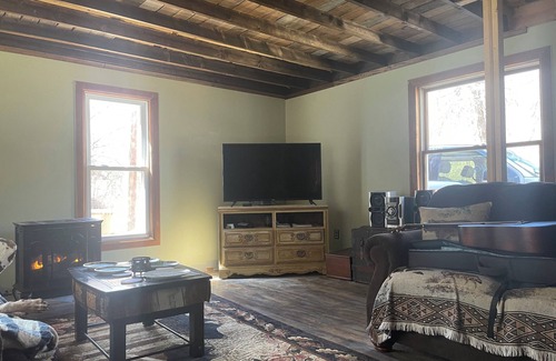 Shinglehouse Cabin | Serene Cabin Retreat on 82 private acres. Pet friendly
