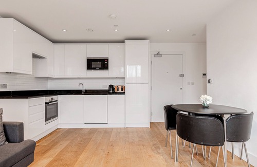 Fairfield Apartment | Serene & Calm 2BR flat in quiet Croydon
