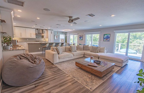Nokomis House | Serene Coastal Stay – Resort Style Home on Casey Key