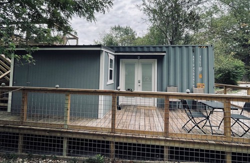 Garfield Cabin | Serene container tiny home with 1 bedroom and WiFi, AC in scenic Garfield