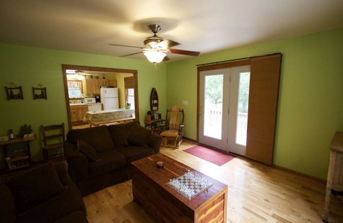 Renick Cabin | Serene, Cozy Cabin Nestled on the Greenbrier River Trail.