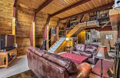 Sheridan Cabin | Serene Creekside Sheridan Getaway: Mountain Views!