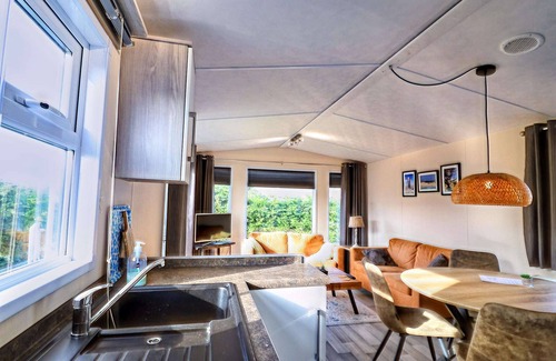 Hollum Ski Chalet | Serene Dune Chalet near Beach