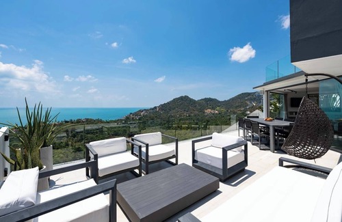 Bophut Villa | Serene Escape: Balcony Villa in Chaweng (KBR20)