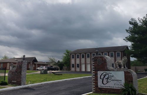 Joplin Condo | Serene, Fully Equipped Condo in Convenient, Safe Complex. Updated &Pet Friendly!