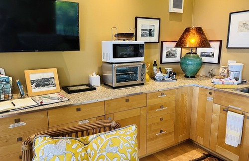Port Hadlock Apartment | Serene getaway close to the beach with garden for couples or solo adventurers
