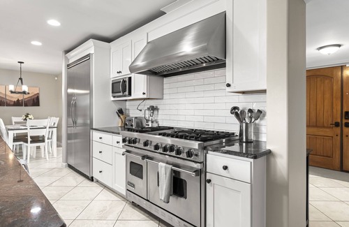 Bel Air Ranch Estates House | Serene Getaway with Mountain Views and Private Salt Pool