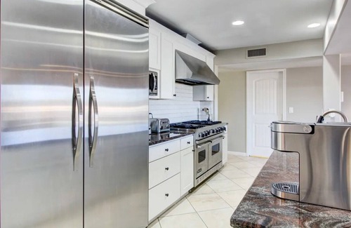 Bel Air Ranch Estates House | Serene Getaway with Mountain Views and Private Salt Pool