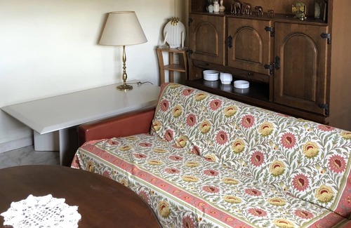 Frayssinet-le-Gelat Cottage | Serene Gite