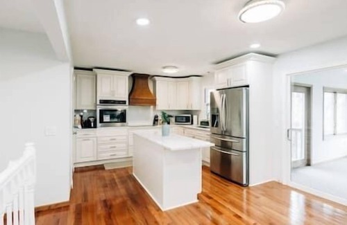 Richfield House | Serene Home 4 Miles to MOA and Airport l King Bed