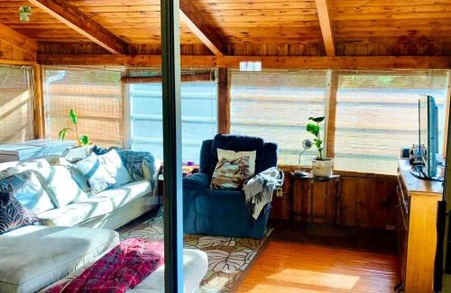 Sudbury House | Serene Home Nestled in Nature