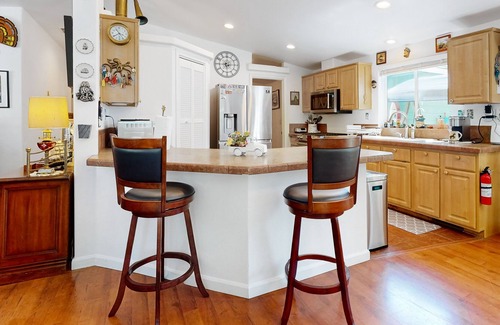 Longbranch House | Serene home with effortless indoor/outdoor flow, hot tub, sauna, & wood stove