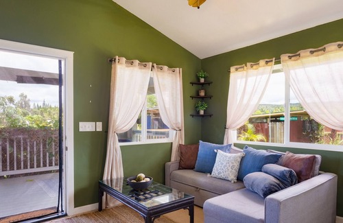 Kehena House | Serene island hideaway with tropical yard, lanai, W/D, & fast WiFi - near beach