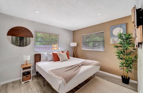 Bayou Oaks House | Serene Japandi Getaway, Near Art & Beaches