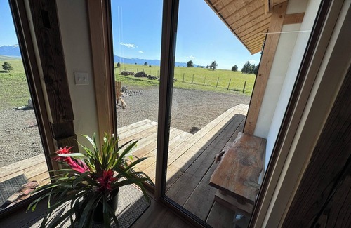 Enterprise House | Serene Japanese Home with Breathtaking Views in Oregon — Only 15 Min to Joseph
