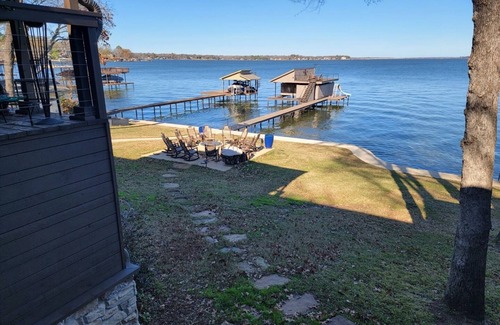 Tool House | Serene lake life bungalow. Get away and find your whoosah!