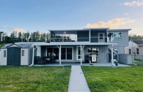 Land O' Lakes House | Serene Lakeside Getaway On Bell Lake