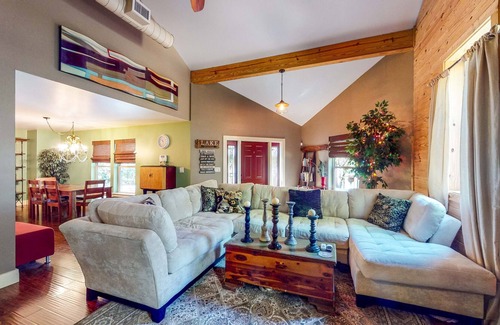 Chipley House | Serene lakeside home with modern upgrades, kayak