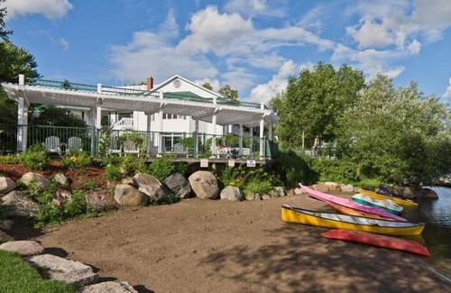 Otonabee-South Monaghan Cottage | Serene Lakeside Inn Featuring Private Decks, Wine Cellar & Scenic Views for Coup