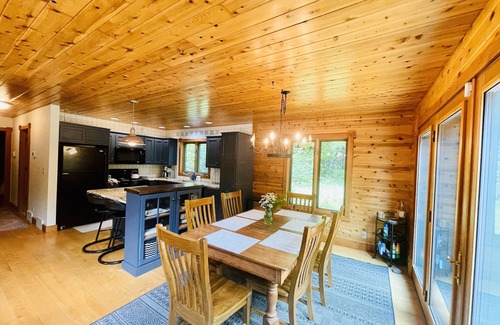 Lutsen House | Serene lodge in the forest