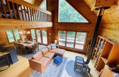 Lutsen House | Serene lodge in the forest