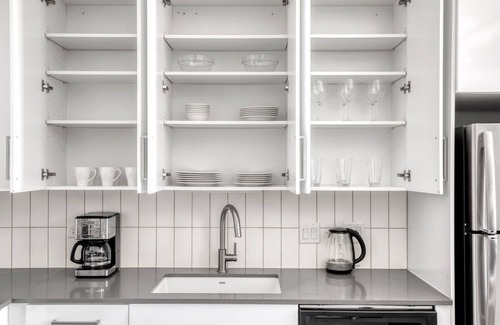 The Loop Apartment | Serene Loop 1BR w/Gym, Roof & Lounge, same block as L, by Blueground