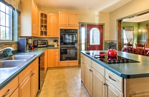 Lyndon Station House | Serene Lyndon House w/ 2 Decks, Fire Pit & Yard!