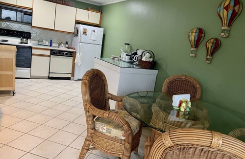 Montauk Condo | Serene Montauk Condo with Stunning Bay View and Pool