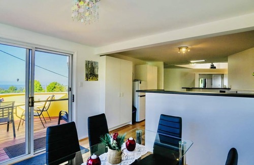 Eagle Heights Apartment | Serene Mountain Cabin Retreat Tamborine Mountain