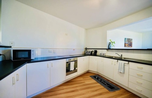 Eagle Heights House | Serene Mountain Cabin Retreat - Tamborine Mountain