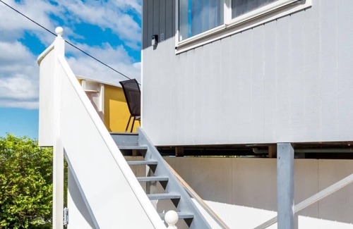 Eagle Heights House | Serene Mountain Cabin Retreat - Tamborine Mountain