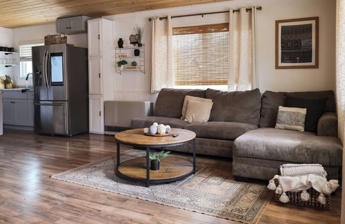 Big Bear Cabin | Serene Mountain Cabin Perfect 4 Relaxation & Adventure Private Office huge yard