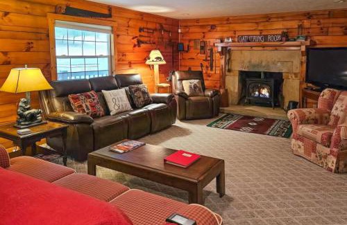 Procious House | Serene Mountain Retreat on 40 Acres with Fire Pit!