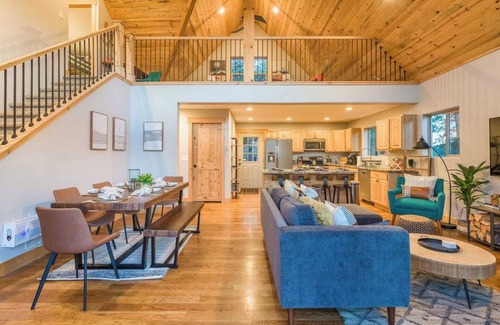 Bailey House | Serene Mtn Retreat 360° Views Patios Hot Tub