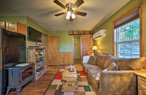 Nashoba Cabin | Serene Nashoba Cabin w/Charcoal & Gas Grills