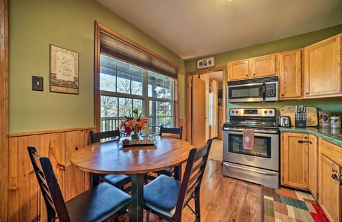 Nashoba Cabin | Serene Nashoba Cabin w/Charcoal & Gas Grills