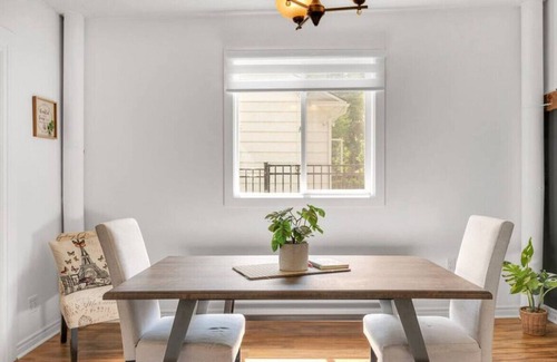 Paris House | Serene Oasis with 3BR plus Balcony Deck BBQ Grill