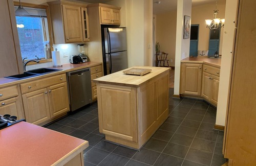 North Bay House | Serene Oneida Lake Lakefront Property: Minutes from Sylvan Beach!