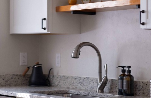 Gainesville Condo | Serene Place - Walk to UF - Free Parking
