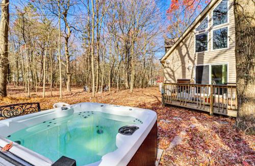 Albrightsville House | Serene Poconos Cabin with Hot Tub and Beach Access!