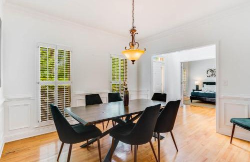 Conyers House | Serene Poolside Oasis 5 BR Office Luxe Amenities