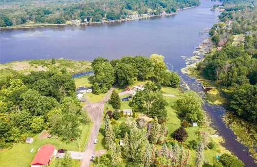 Wolcott House | Serene Port Bay Cottage